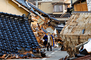 Unprecedented Seismic Swarm Foreshadowed Devastating Japan Earthquake