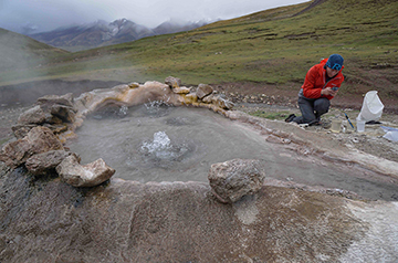Unveiling Earth's Underbelly: Tectonic Plate Beneath Tibet May Be Undergoing Unprecedented Split