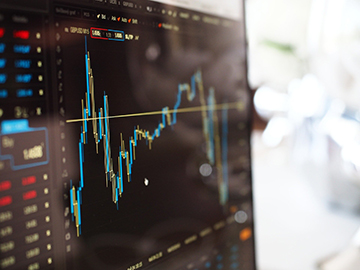 Do people trust AI on financial decisions? We found it really depends on who they are