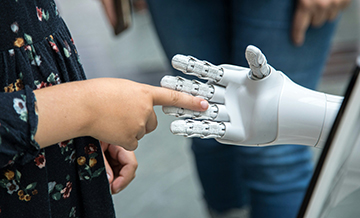 Put ChatGPT in C-3PO to make AI as intelligent as humans, scientist says