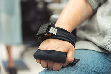 Breakthrough: Vibrating Glove Offers New Hope for Stroke Patients' Muscle Spasms