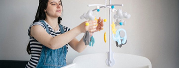 Women who’ve had breast cancer can safely pause treatment for pregnancy