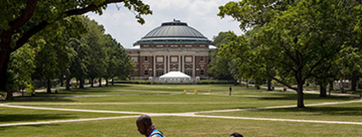 USA välisüliõpilased vaevlevad kehtetuks tunnistatud viisade ja lõpetatud arvestuste tõttu